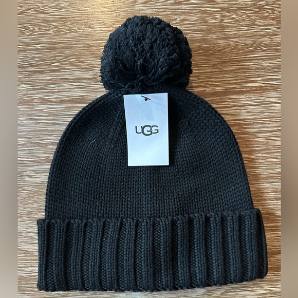 UGG Pom Pom Knit Beanie Hat Light Black Women’s NEW - Picture 4 of 5